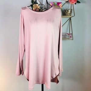 🛍 NWT SOFT BLUSH TOP
